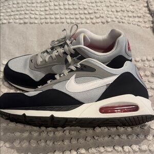 Nike AirMax Correlate Men's Black, Gray, and White Sneakers